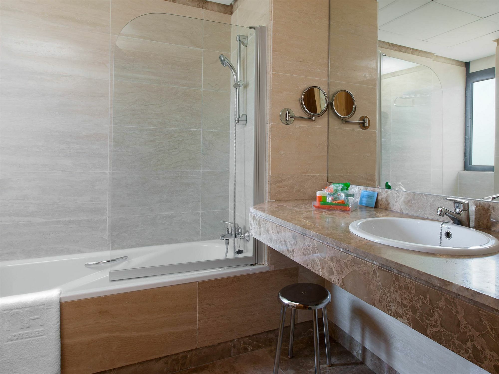 Apartamentos Th La Florida Madrid Kültér fotó