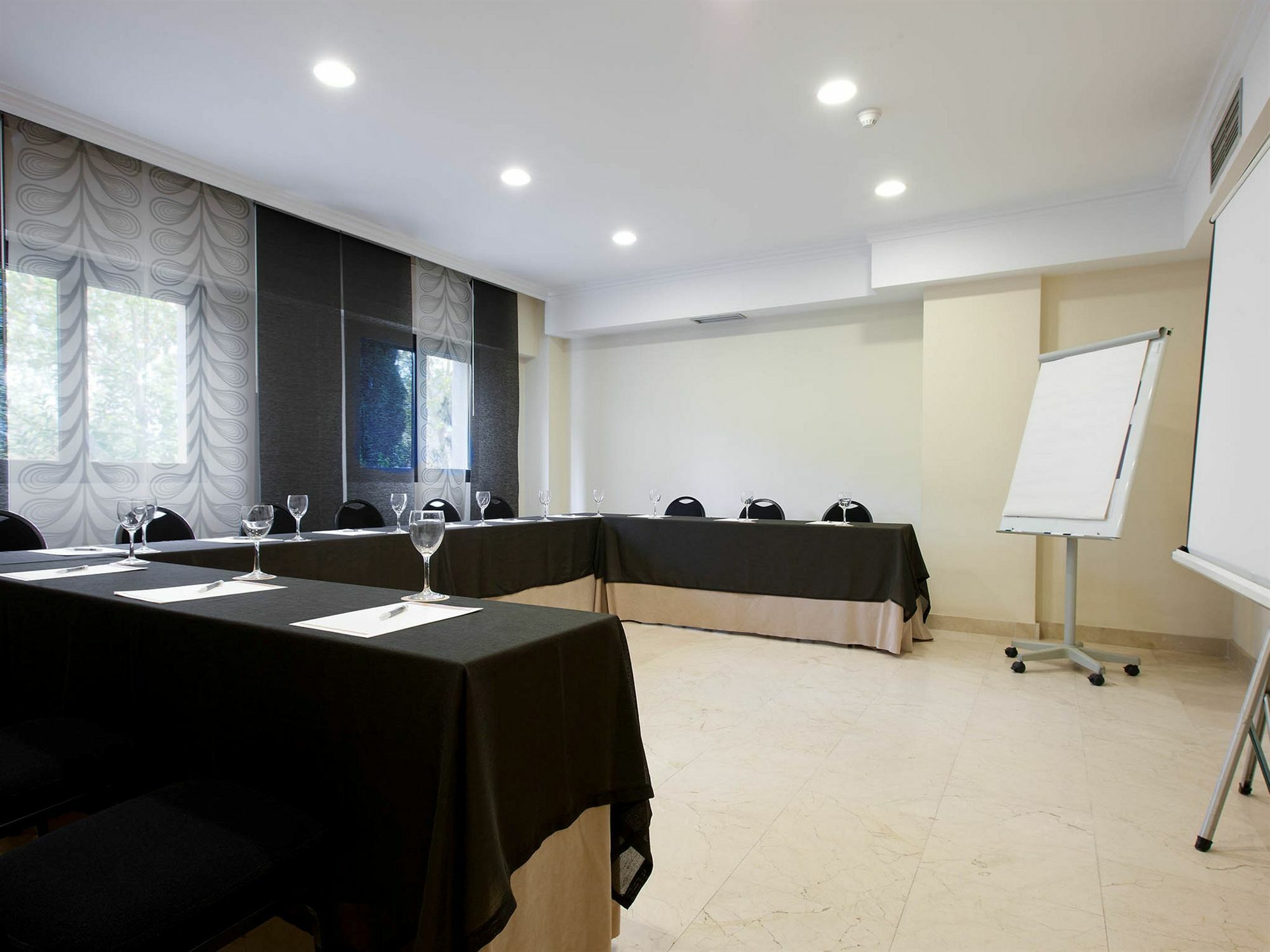 Apartamentos Th La Florida Madrid Kültér fotó